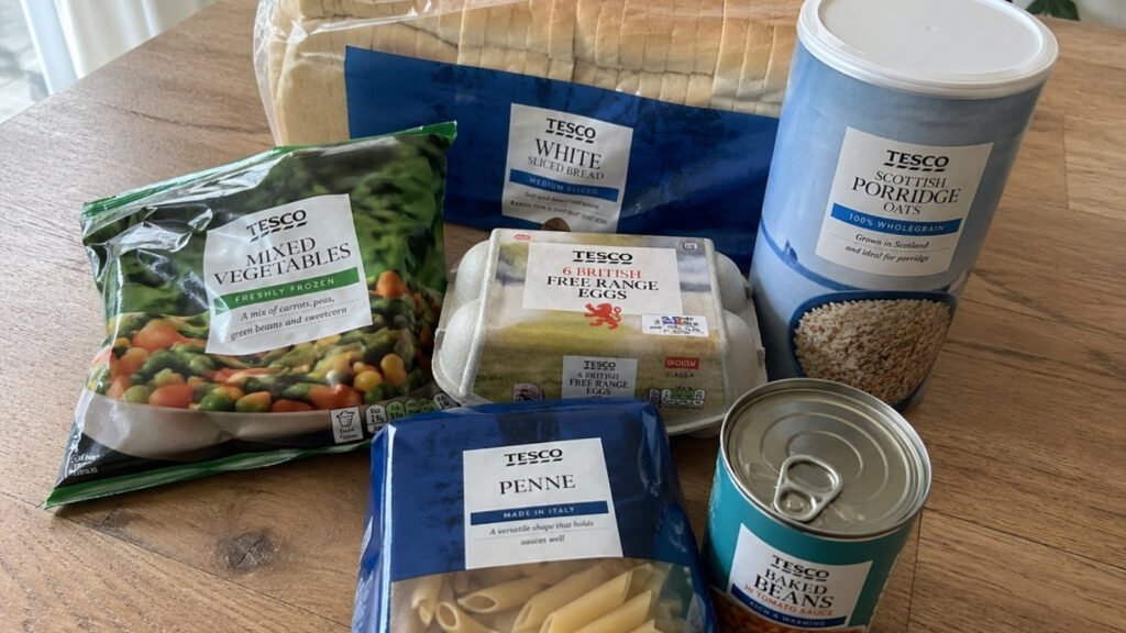 cheap grocery shopping for one person UK £10 budget